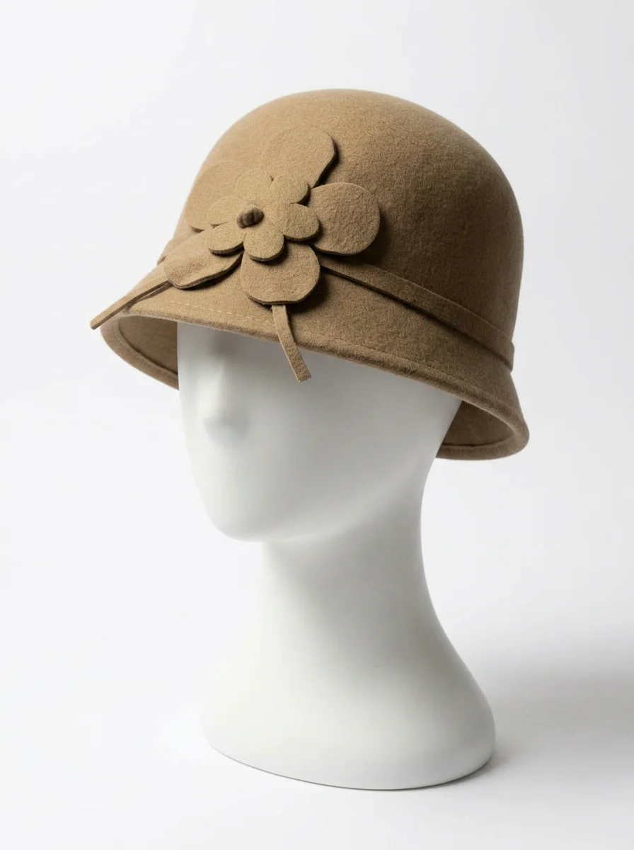 Chapeau cloche laine 100% ornement fleuri style vintage - Vue 1 - Chapeau cloche